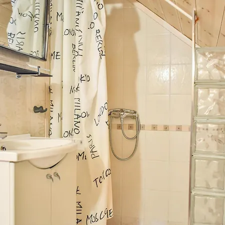 Beautiful In With Kitchen *